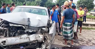 ঢাকা-আরিচা মহাসড়কে লেগুনা-প্রাইভেট কার সংঘর্ষ, আহত ১০